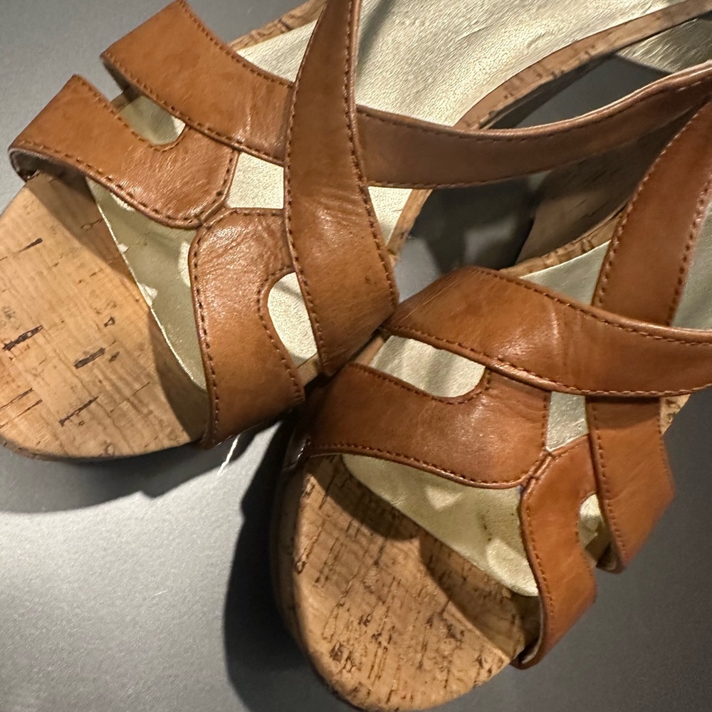 Guess Tan Leather Wedge Sandals - Picture 5 of 7